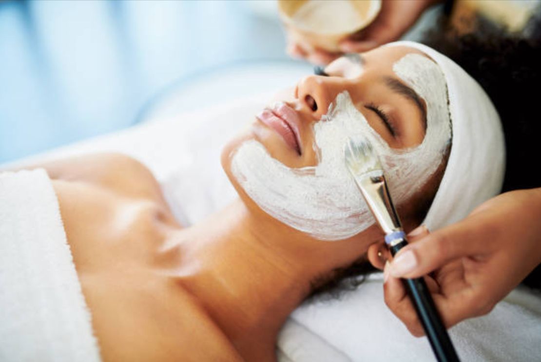 Xpert Kneads Organic Signature Facials 